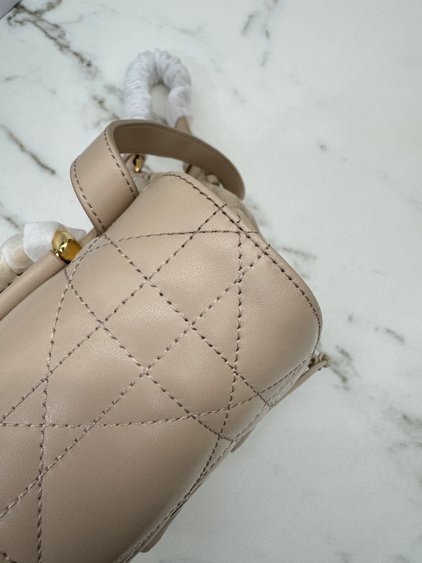 DIOR Caro Backpack Medium 奶茶色
