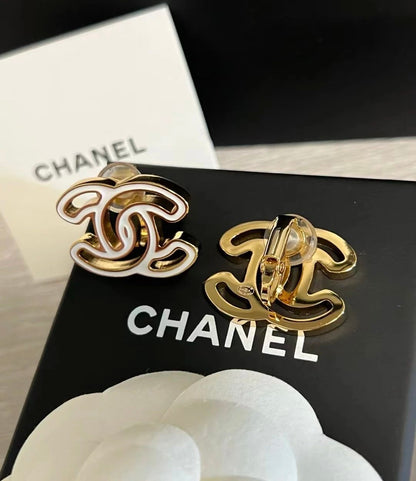 CHANEL 耳夾款