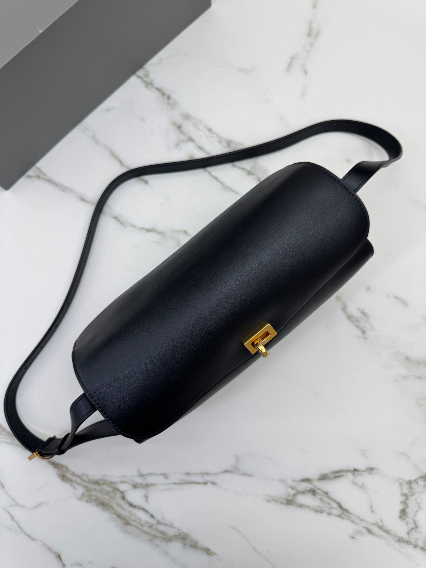 BALENCIAGA Le 7 Hobo