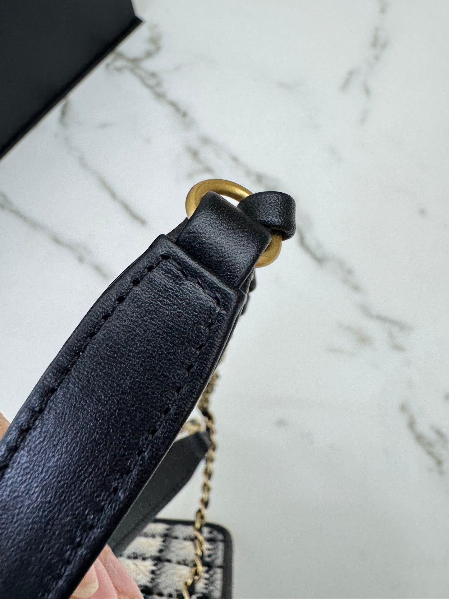 CHANEL 22K 郵差豆腐包 漸變Tweed