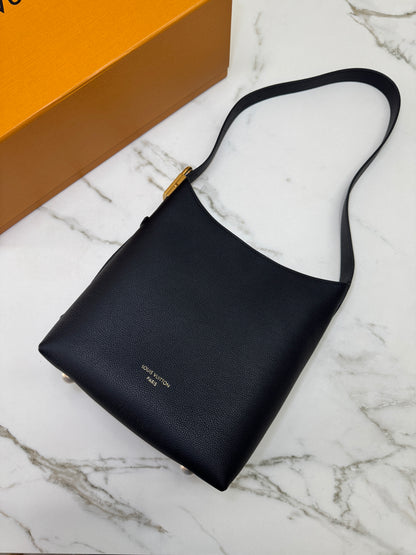 LV Low Key Hobo PM 黑色