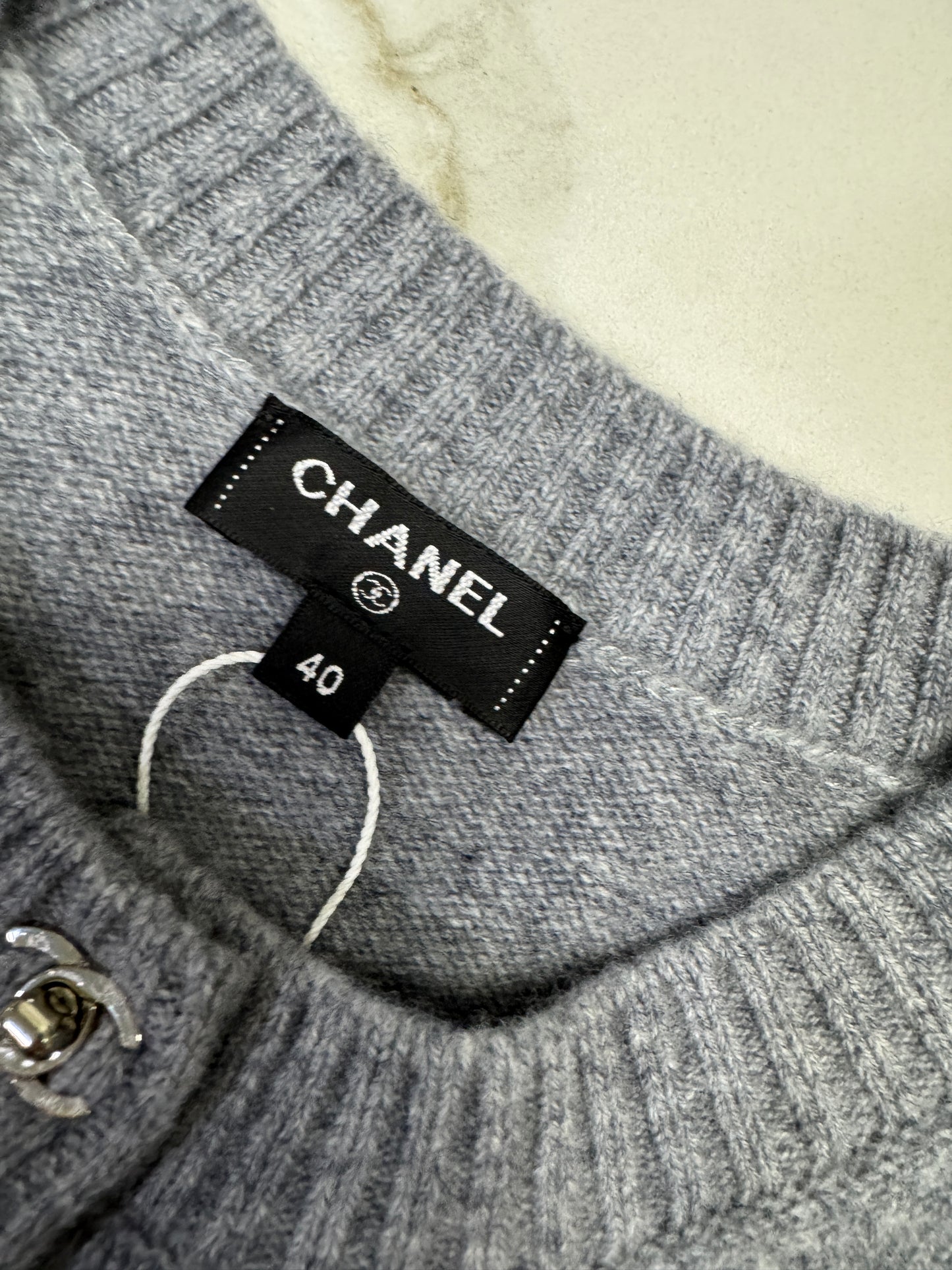 CHANEL 24B 包包扣開衫 98% Cashmere 灰色