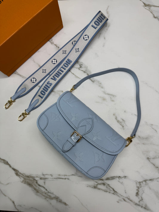 LV Diane 全皮粉藍 Baby Blue