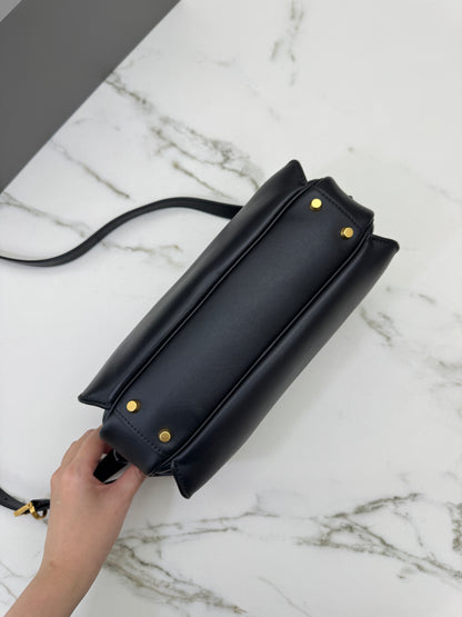 BALENCIAGA Le 7 Hobo