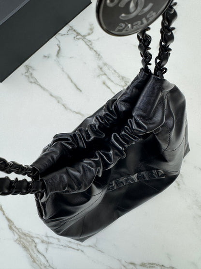 CHANEL 22Bag So Black Small