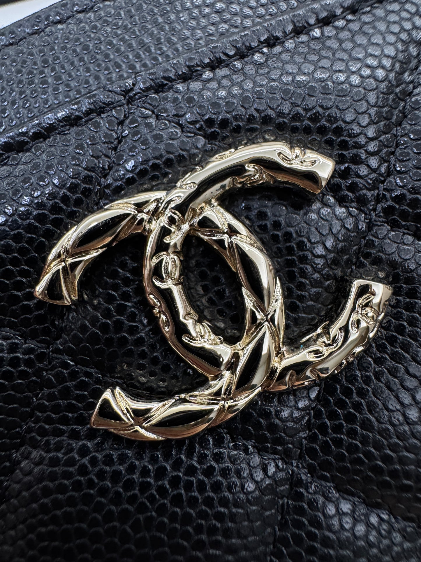 CHANEL L型拉鏈卡包 雕刻菱格扣