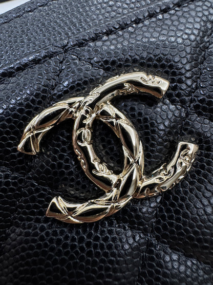 CHANEL L型拉鏈卡包 雕刻菱格扣