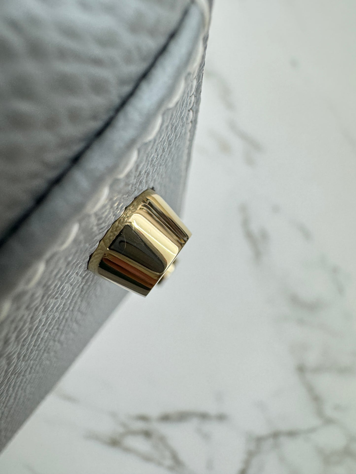 HERMES Kelly 25 冰川藍拼奶昔白 Epsom 香檳金扣 8U Bleu Glacier/ 10 Craie PBHW