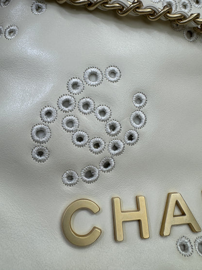 CHANEL 22Bag Mini 鏤空Logo