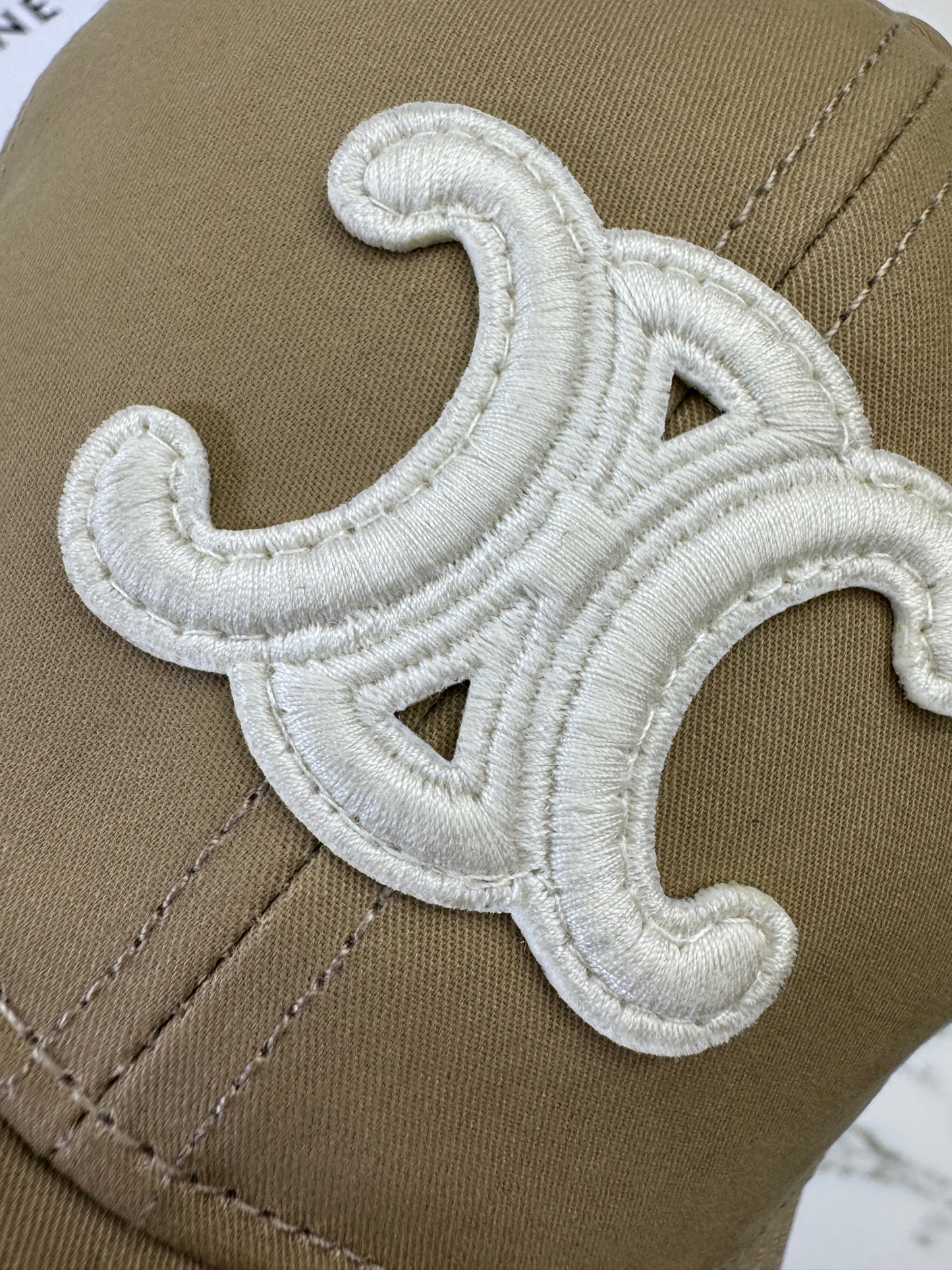 CELINE 凱旋門鴨舌帽 卡其色