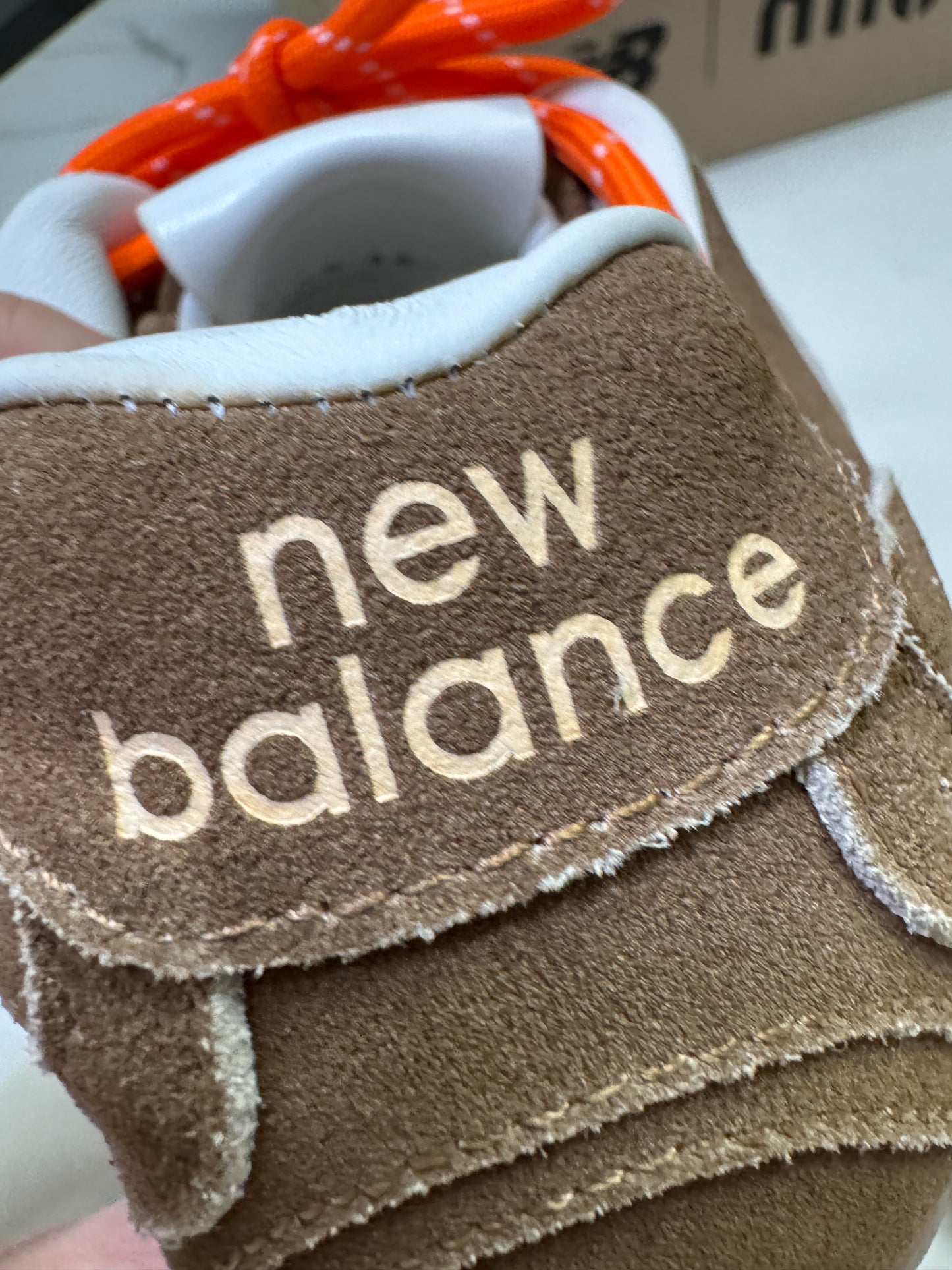 MIU MIU x NEW BALANCE 棕色猄皮軟底運動鞋