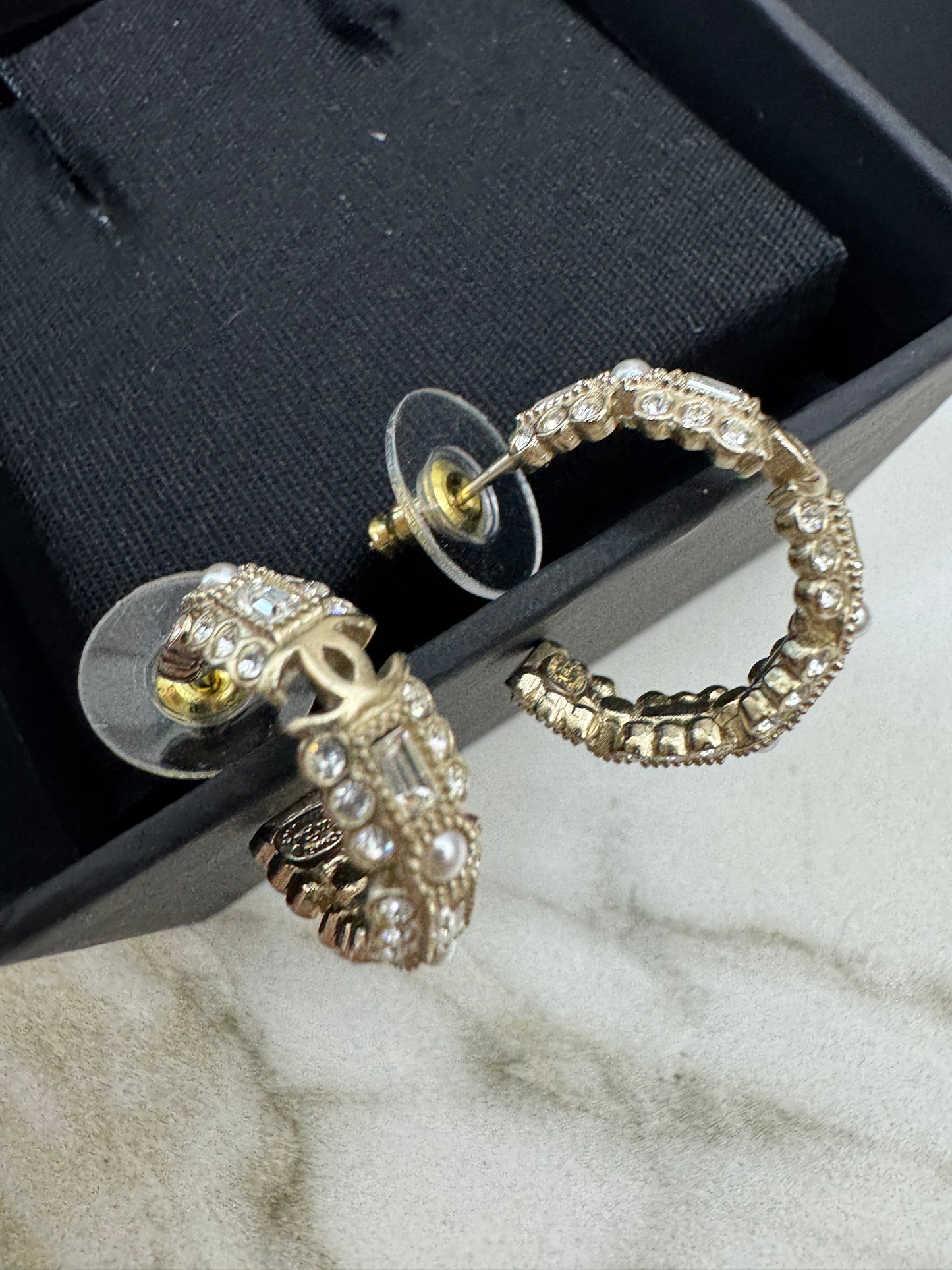 CHANEL 22B 圈型水鑽形珠耳環