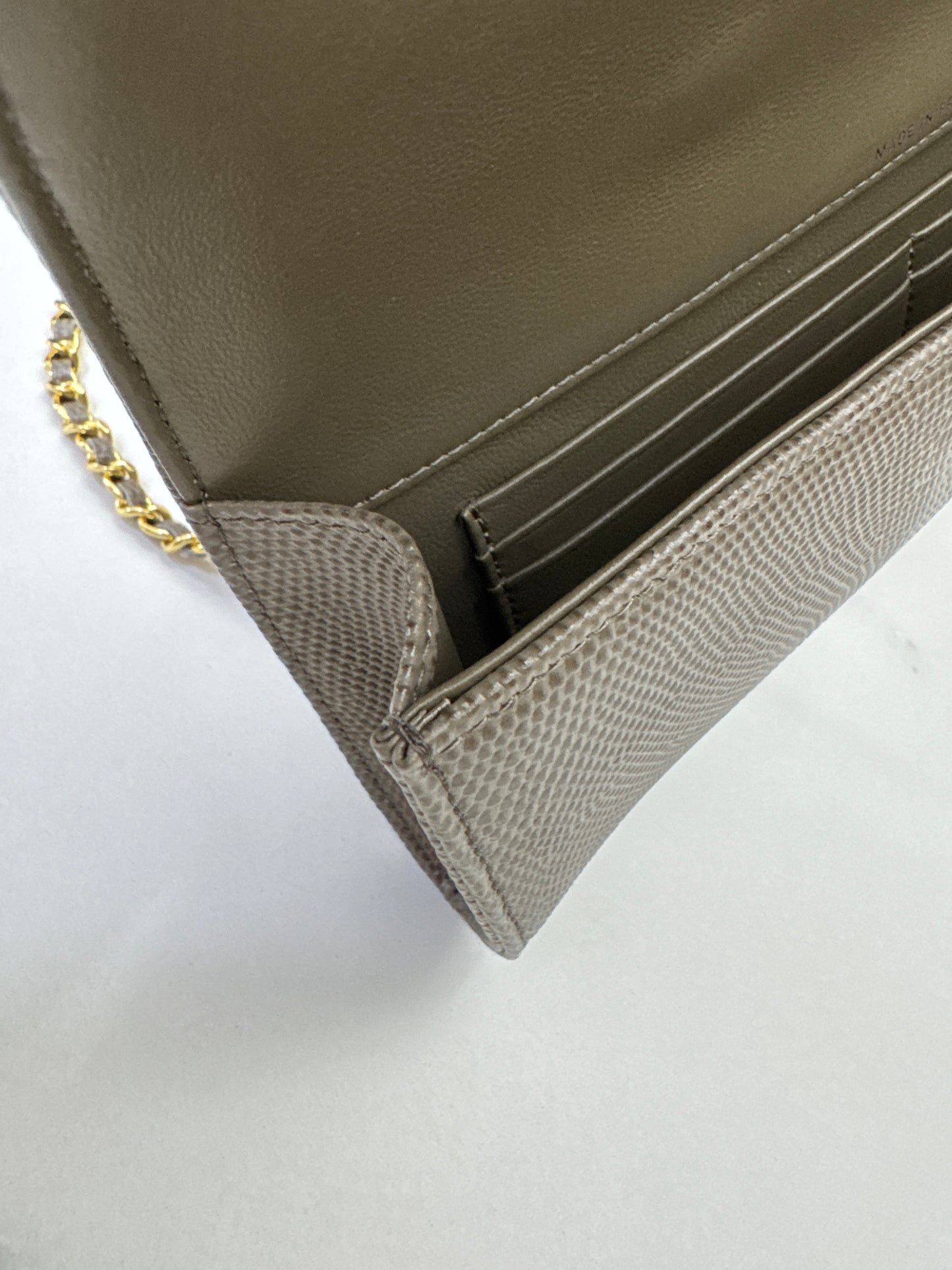 CHANEL 26A 蜥蜴壓紋 灰色Clutch