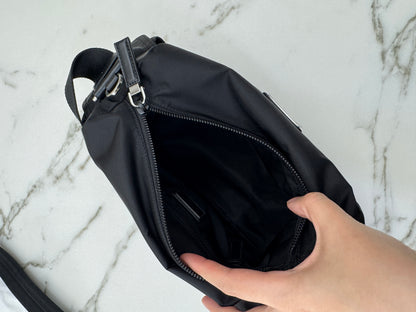 PRADA Explore 男裝 Re-nylon