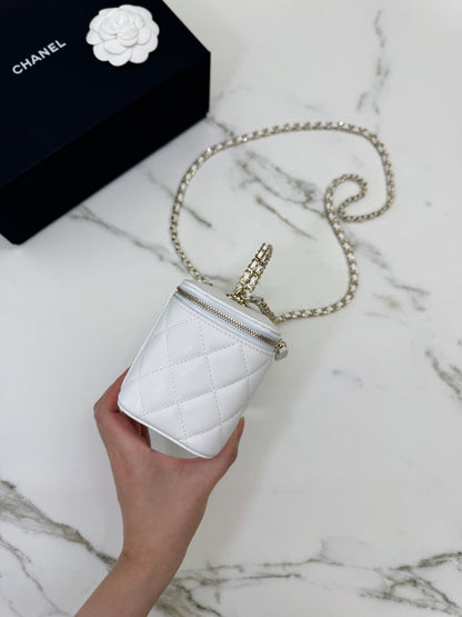 CHANEL 26S 交叉手柄長盒子 白色