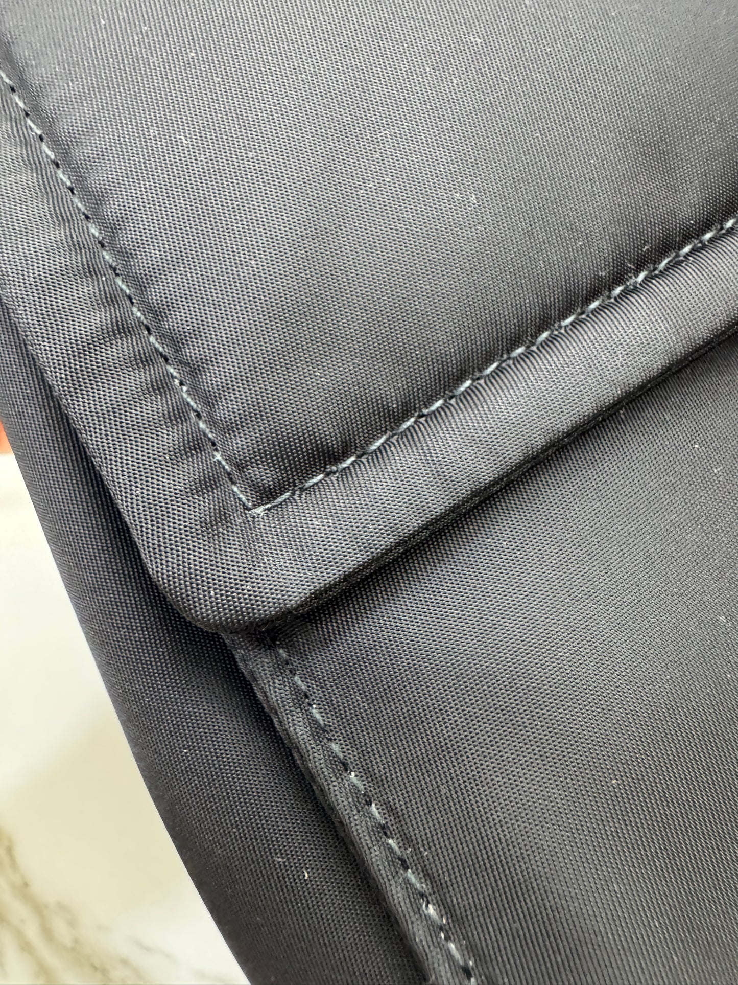 PRADA Cini 郵差包黑色 Medium