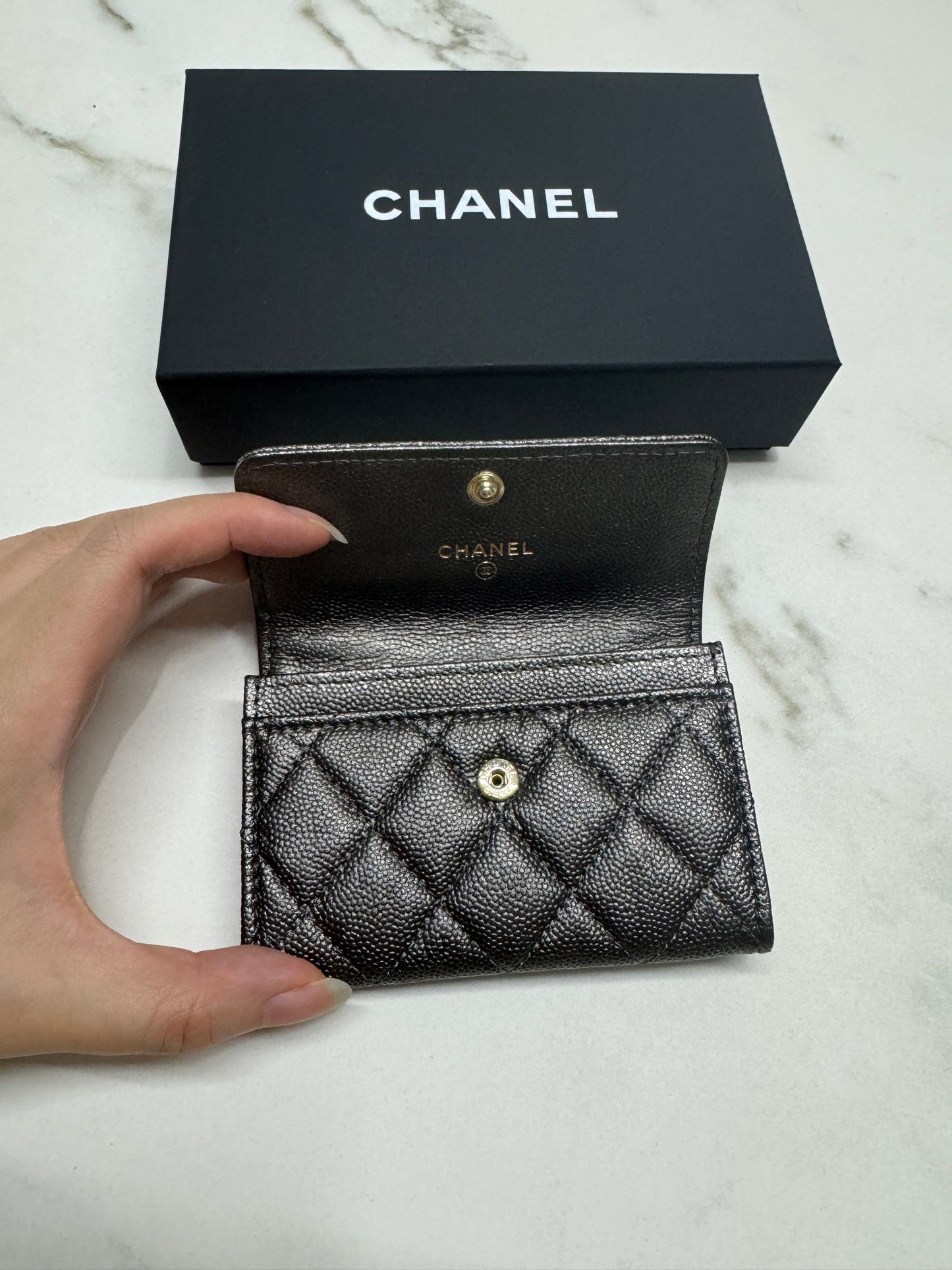 CHANEL 24S 雕刻logo Card Holder