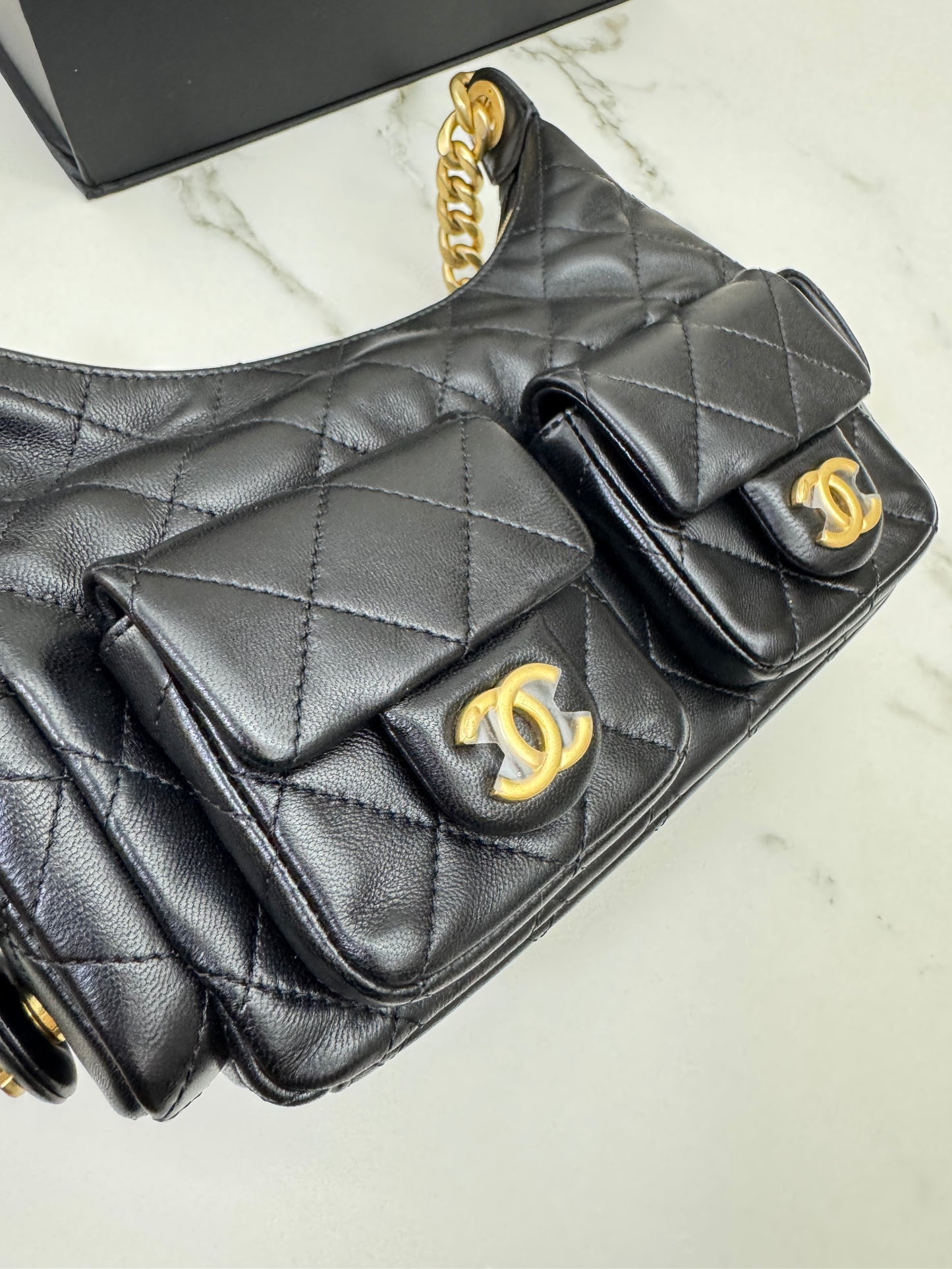 CHANEL 25C 多口袋Hobo 黑色