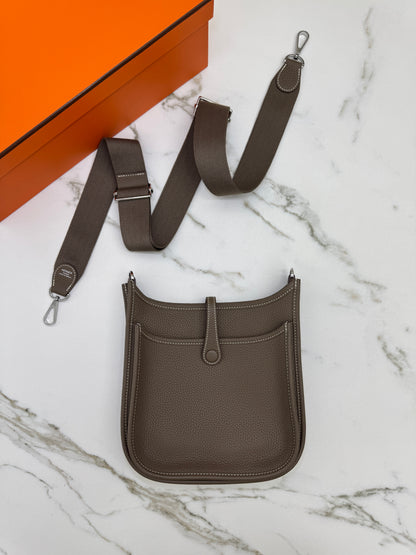 HERMES Evelyne 23 大象灰銀扣 Etoupe TC PHW