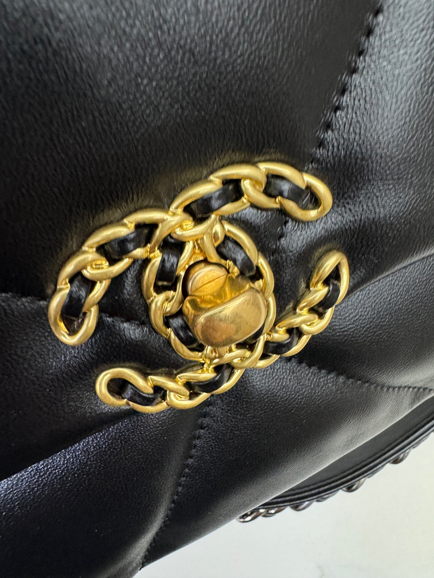 CHANEL 19Bag 黑金 Small