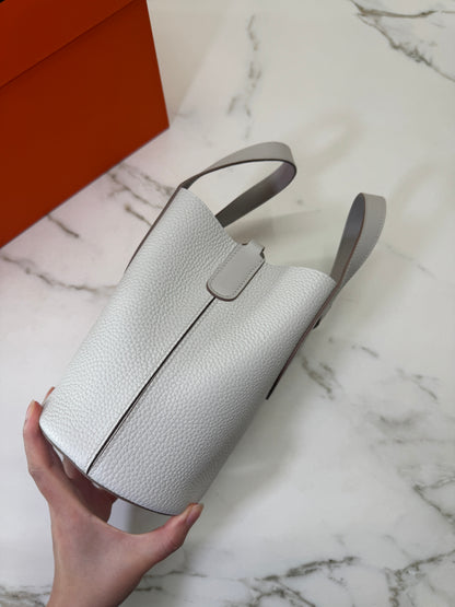 HERMES In The Loop 豬鼻菜籃子 M4奶灰色銀扣 Gris Pale PHW