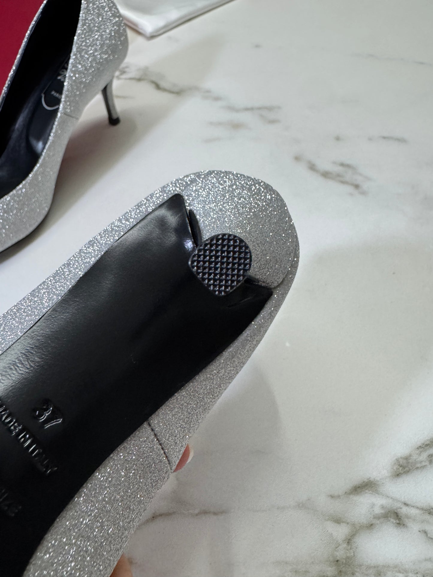 RV 銀色細閃 鑽扣高跟鞋 6cm