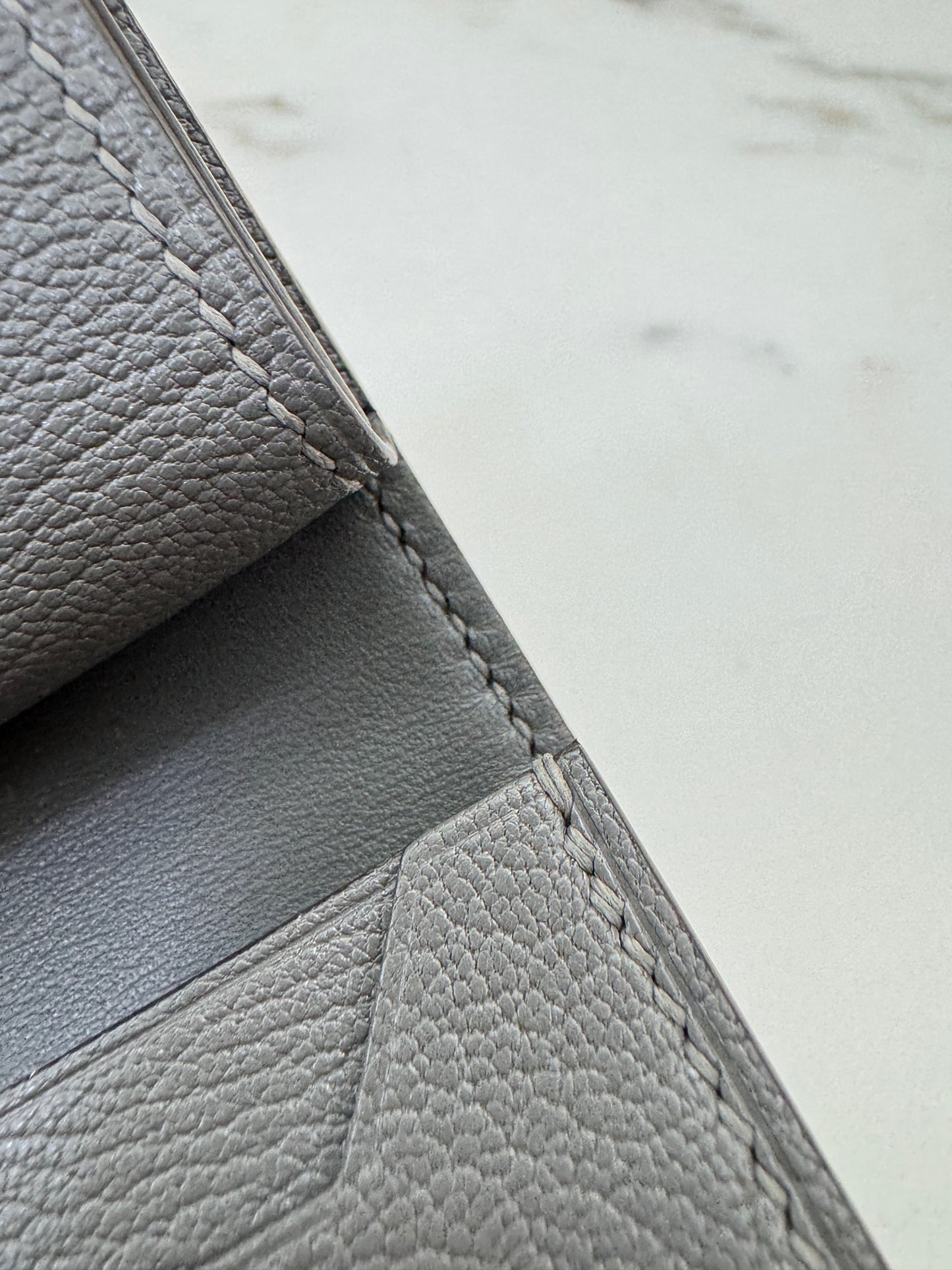 HERMES Bearn Mini Wallet 積雨雲灰山羊皮 金扣 Gris Meyer GHW