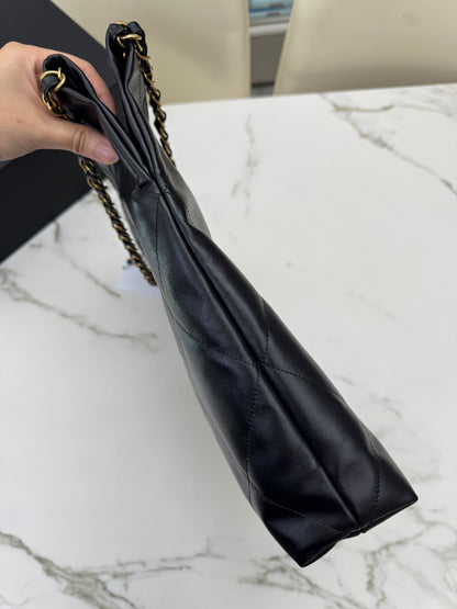CHANEL 22Bag Medium 黑金