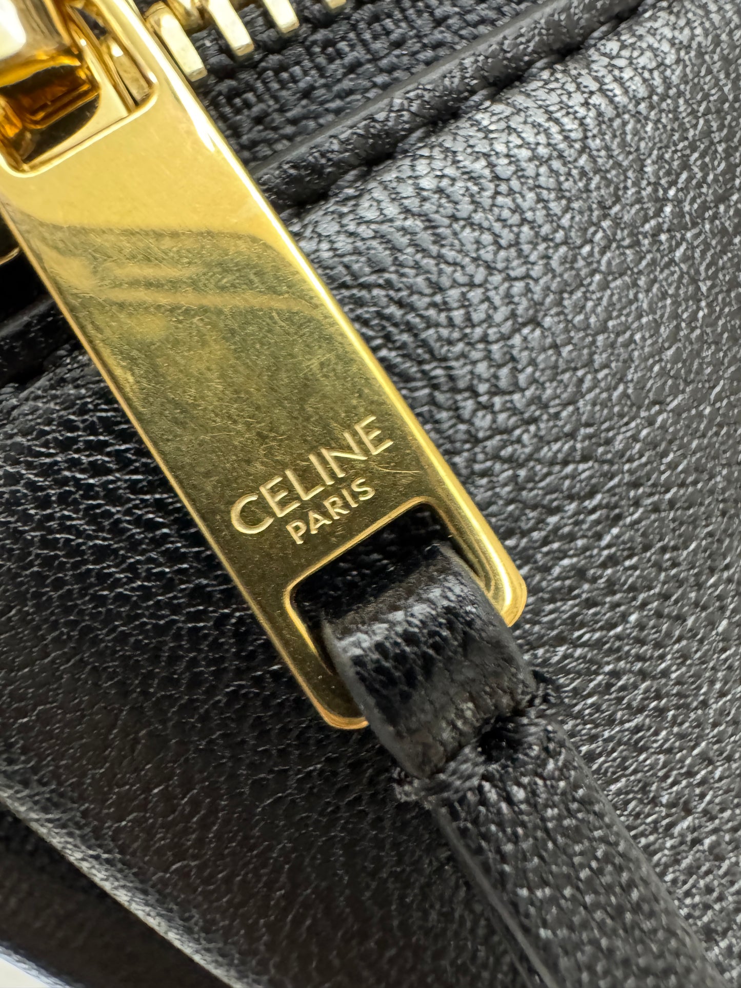 CELINE Soft Triomphe Half Moon 黑色