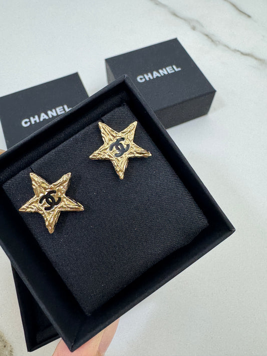 CHANEL 24P 星星雕刻紋耳環