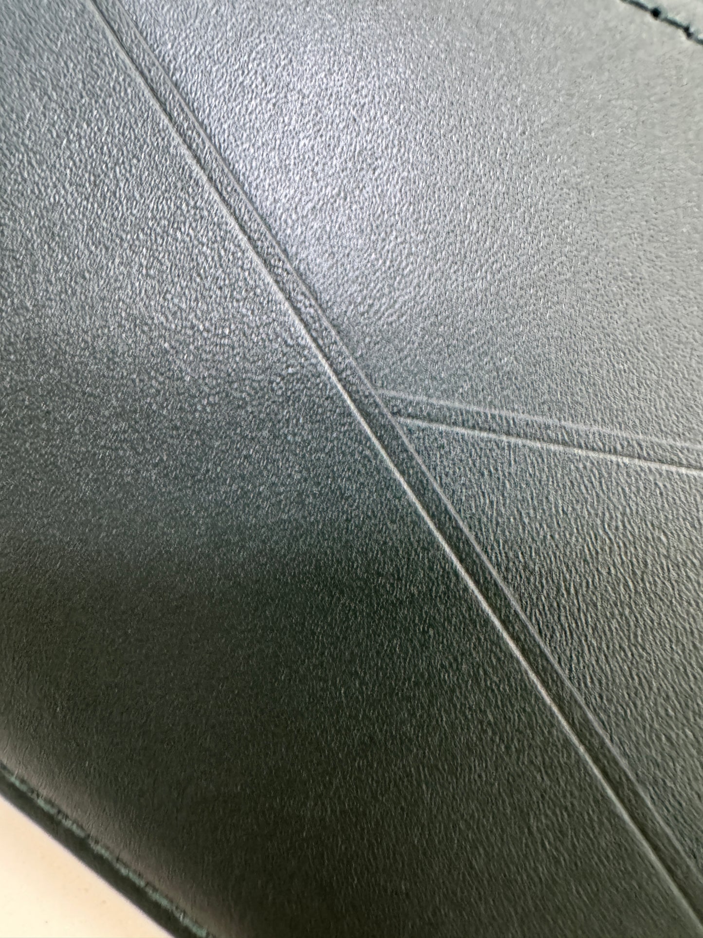LV M27150 兩摺錢包 深綠色壓花