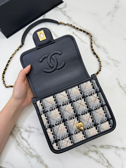 CHANEL 22K 郵差豆腐包 漸變Tweed