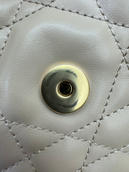 DIOR Caro Backpack Medium 奶茶色