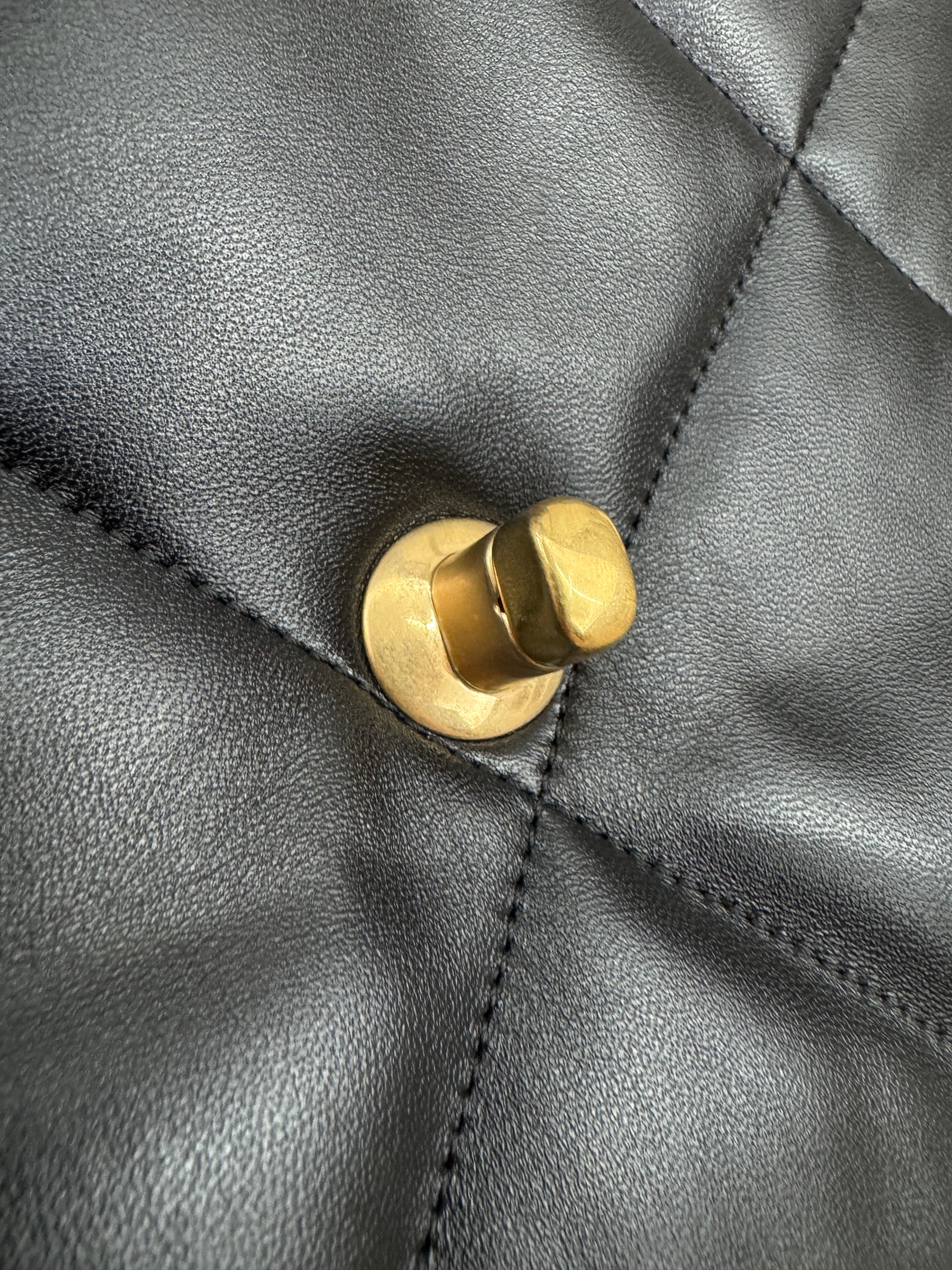 CHANEL 19Bag 黑金 Small