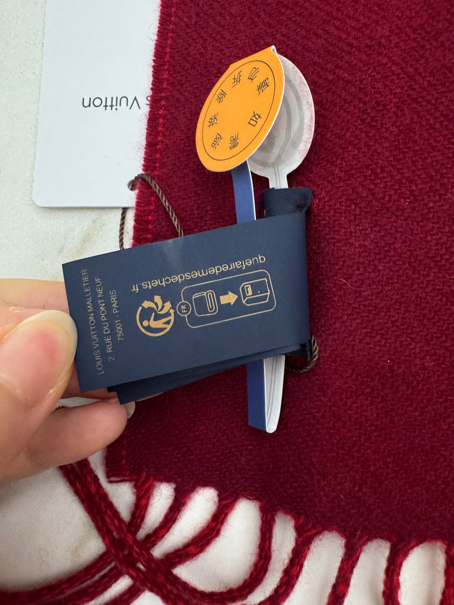 LV Reykjavik Scarf 100% Cashmere Rubis