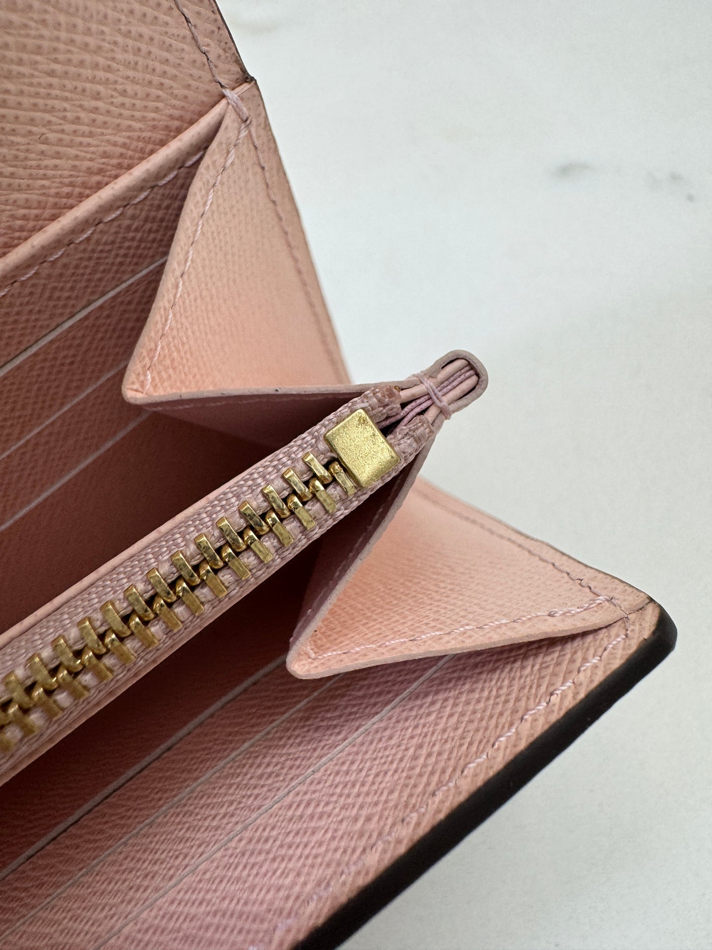 LV Sarah Wallet Rose Ballerine