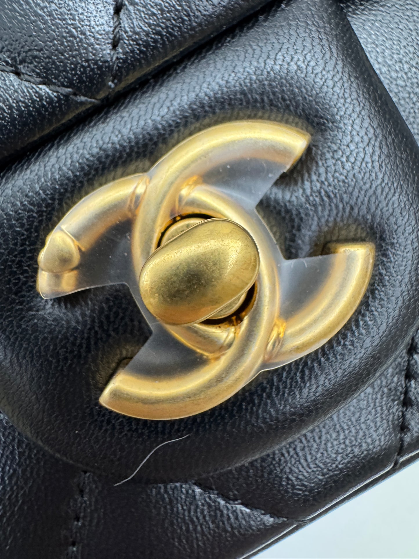 CHANEL 25P 愛心金球羊皮 黑色