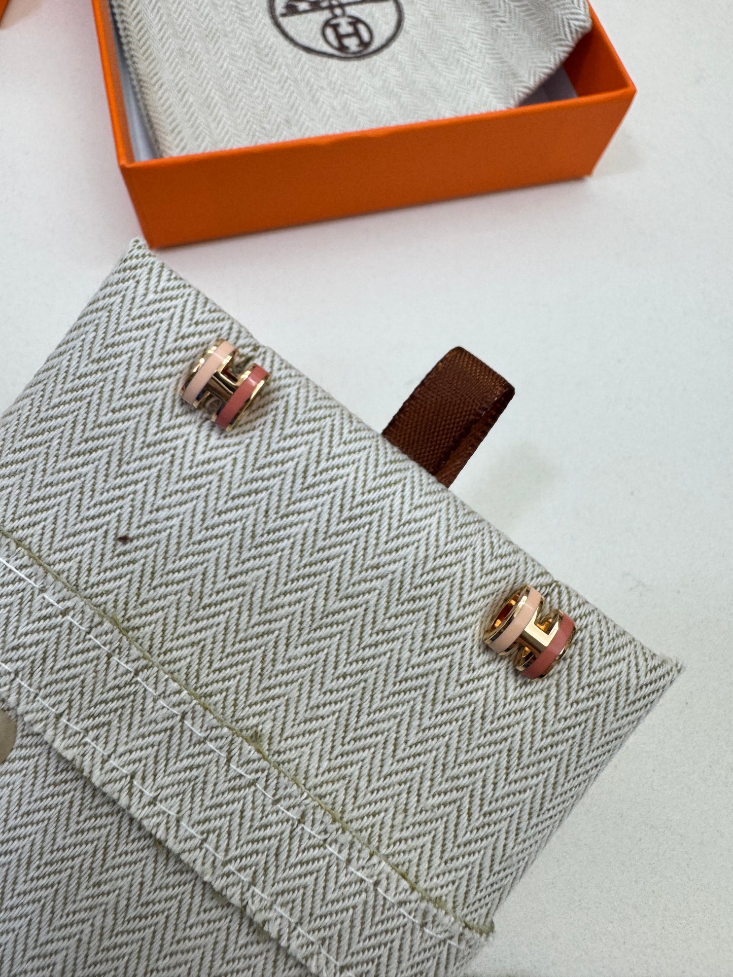 HERMES Mini Pop H 耳釘 淺粉拼粉紅