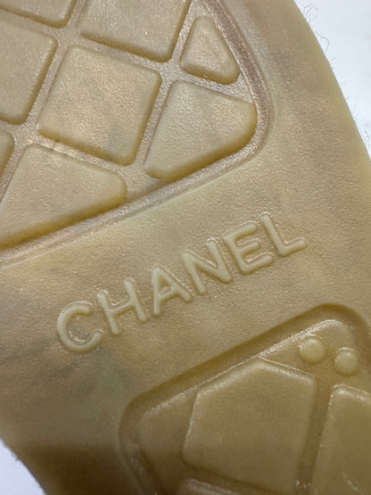 CHANEL 淺杏色軟呢漁夫鞋