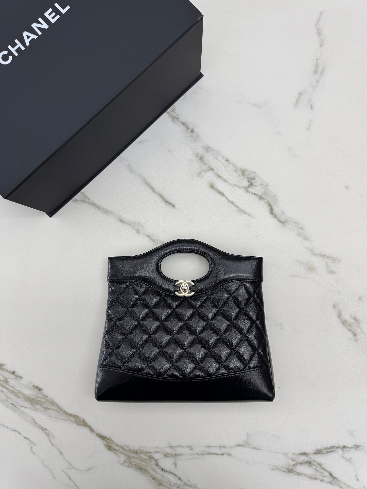 CHANEL Mini 31 Bag 油蠟羊皮（新版）