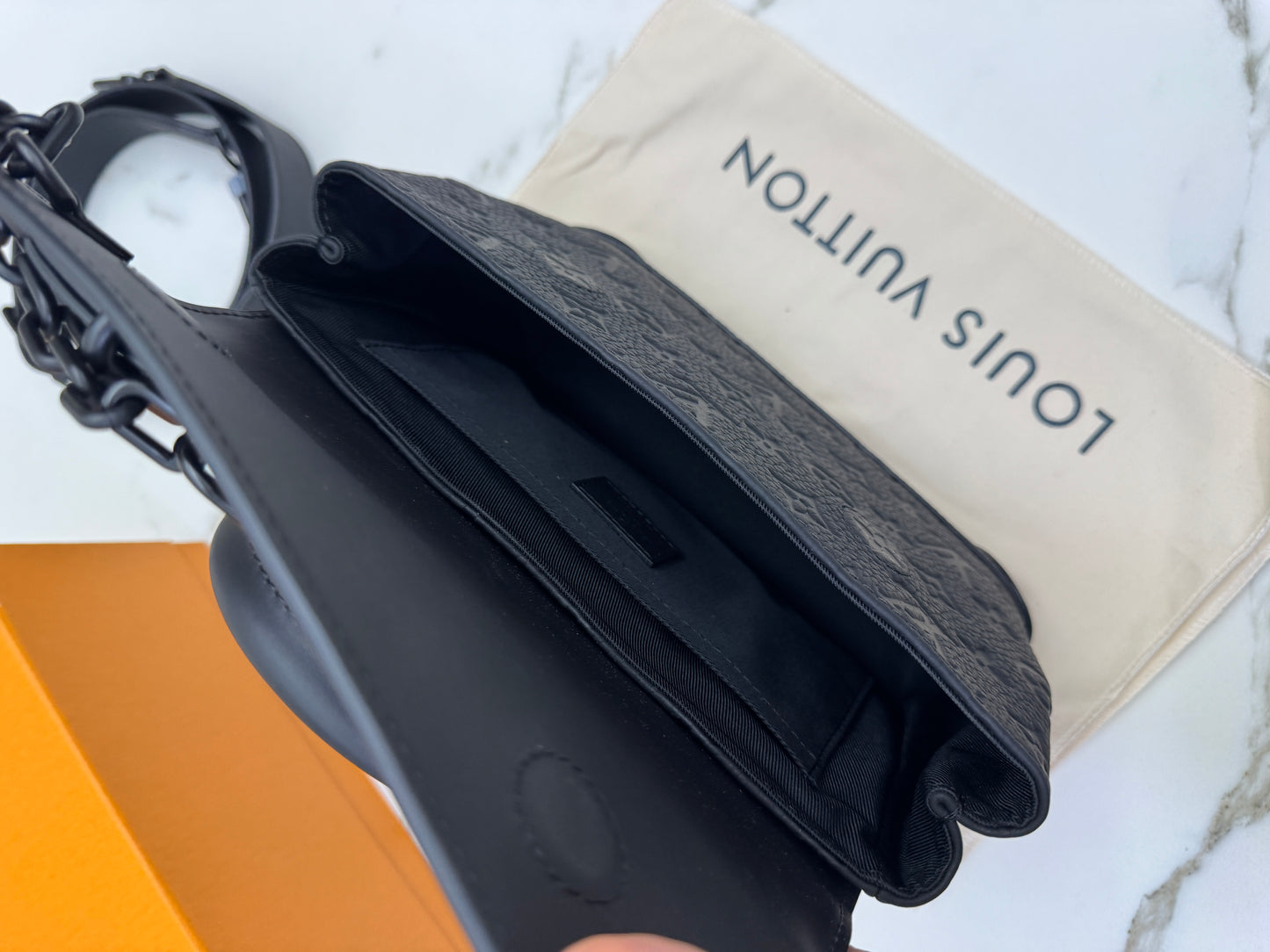 LV Steamer PM Ultra Black