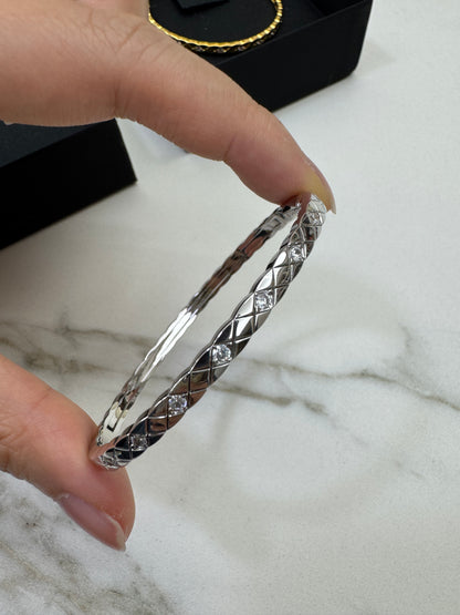 CHANEL Coco Crush 半鑽手鐲 白金色