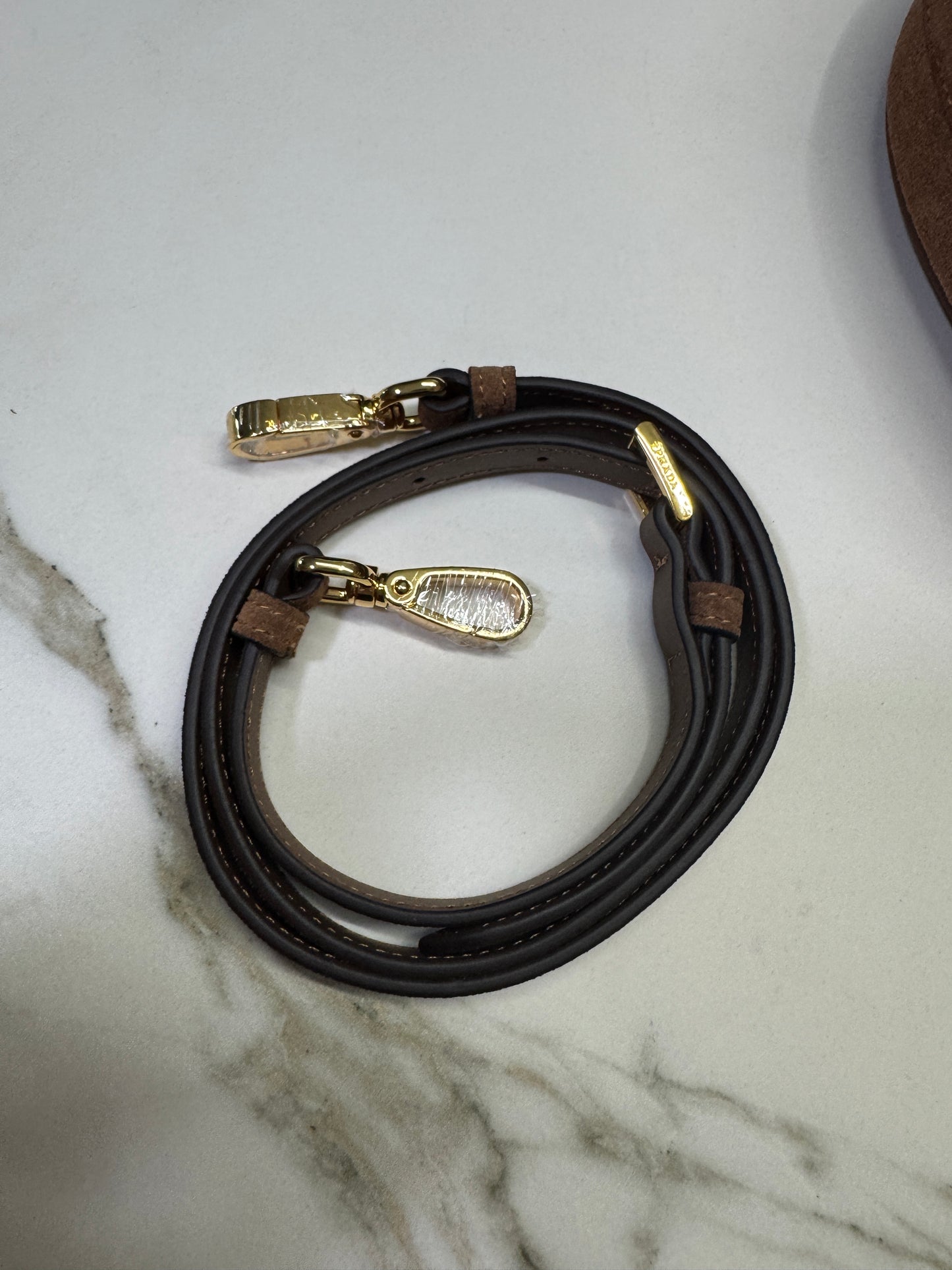 PRADA 半月包 麂皮棕色