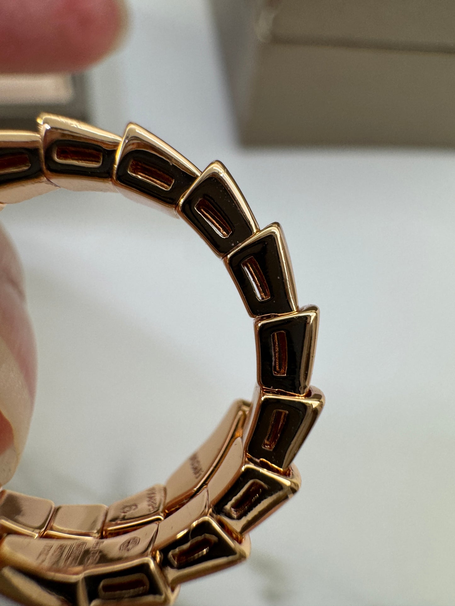 BVLGARI Serpenti 蛇骨戒指 玫瑰金