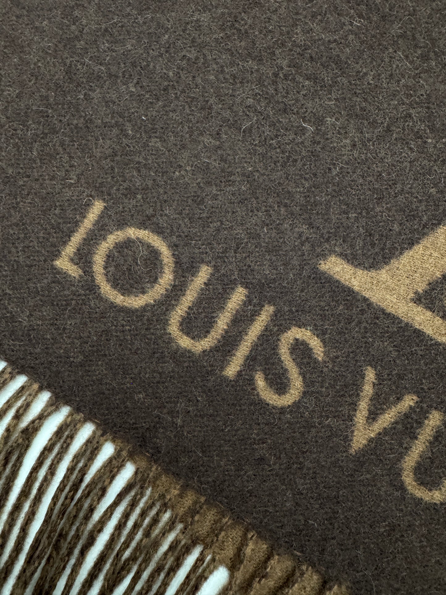 LV Reykjavik Scarf Marron Fonce 100% Cashmere
