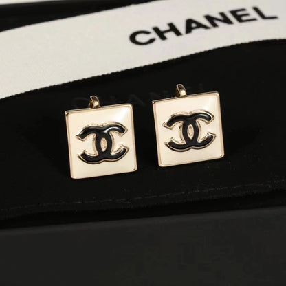 CHANEL 耳夾款