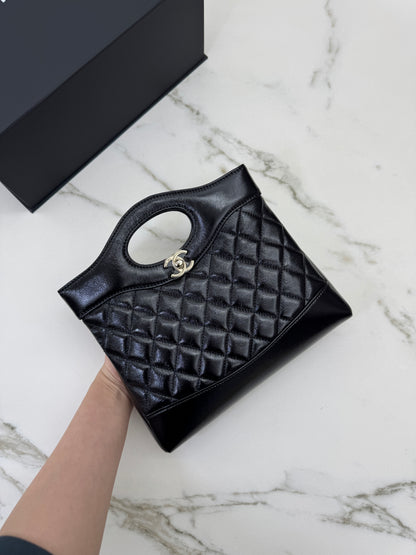 CHANEL Mini 31 Bag 油蠟羊皮（新版）
