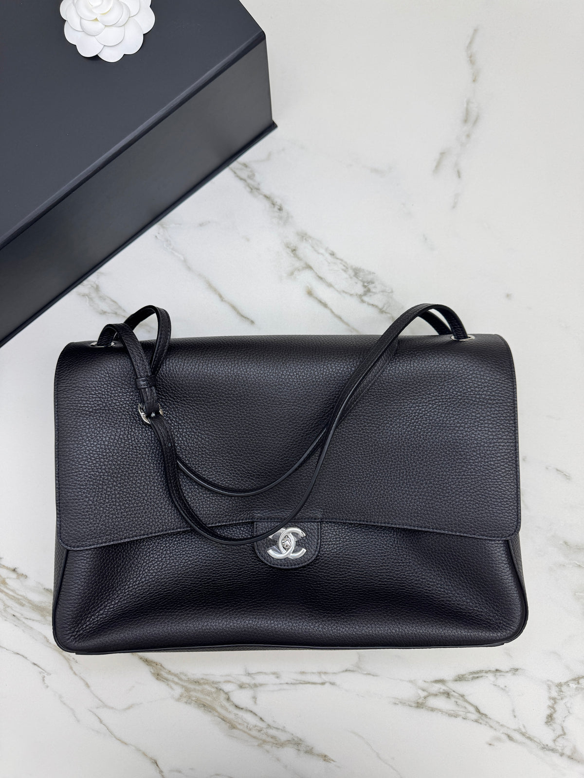 CHANEL Maxi Flap 大號38cm 黑銀