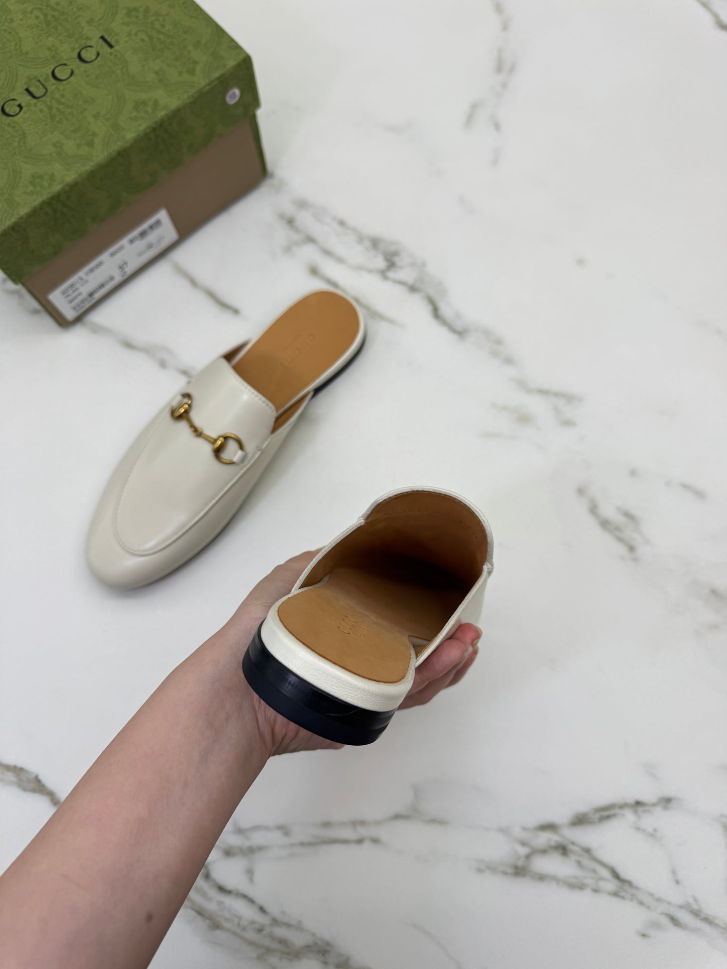 GUCCI 奶白色半拖