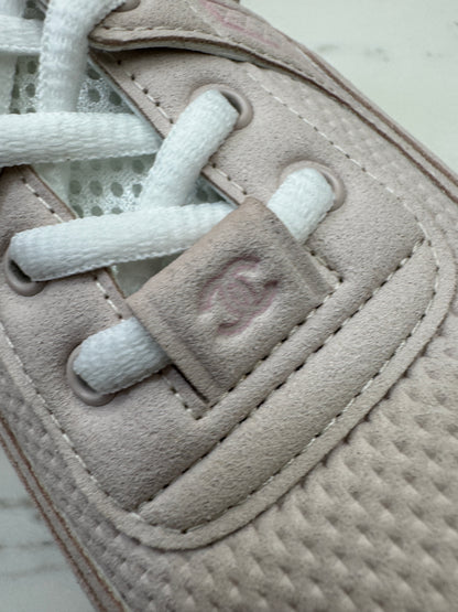 CHANEL 24S 淺粉色運動鞋